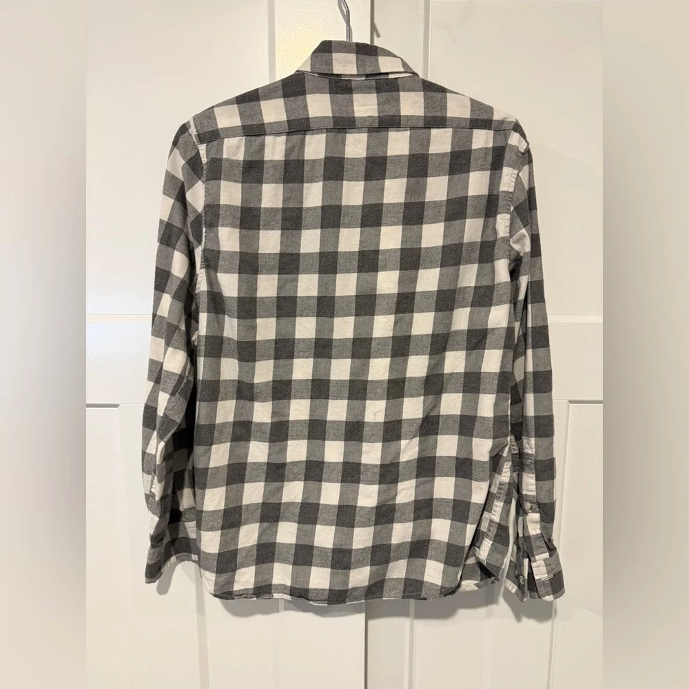 Banana Republic Men’s Untucked Fit Gray Flannel Button Down Shirt